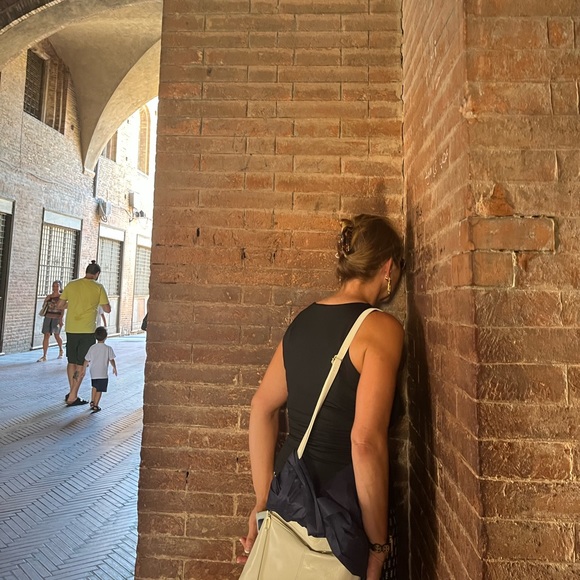 Meet your Posher, G. - Picture 1 of 2